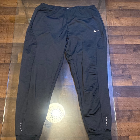 Nike fleece lined cropped leggings - Picture 1 of 3